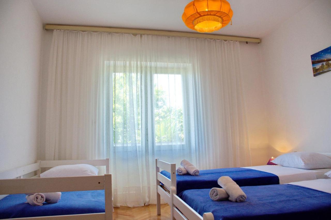 Two Bedroom Apartments Elvira Novalja Bagian luar foto